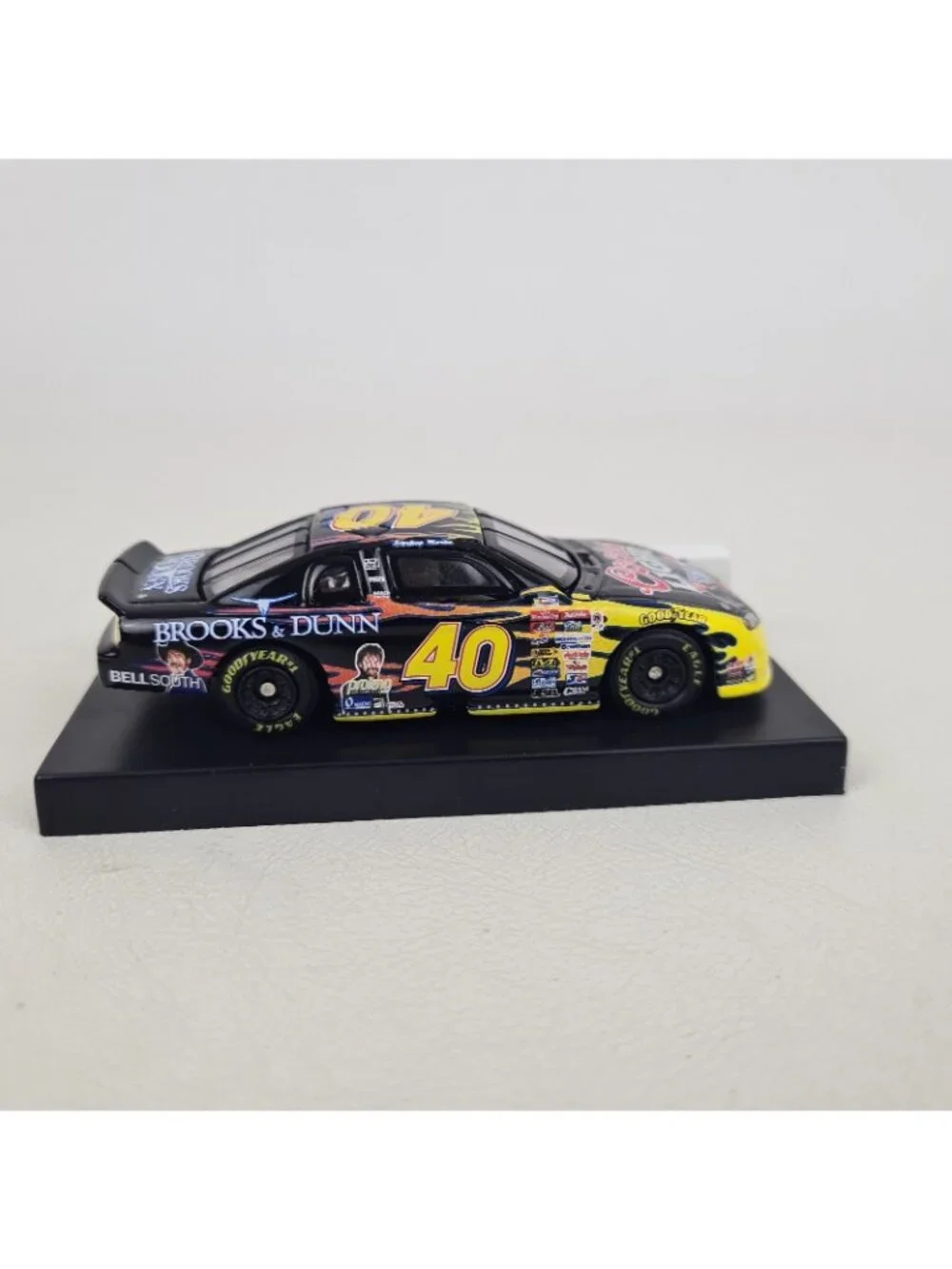 Action 1999 #40 Sterling Marlin Coors Lite Brooks & Dunn 1:64 Nascar W649916